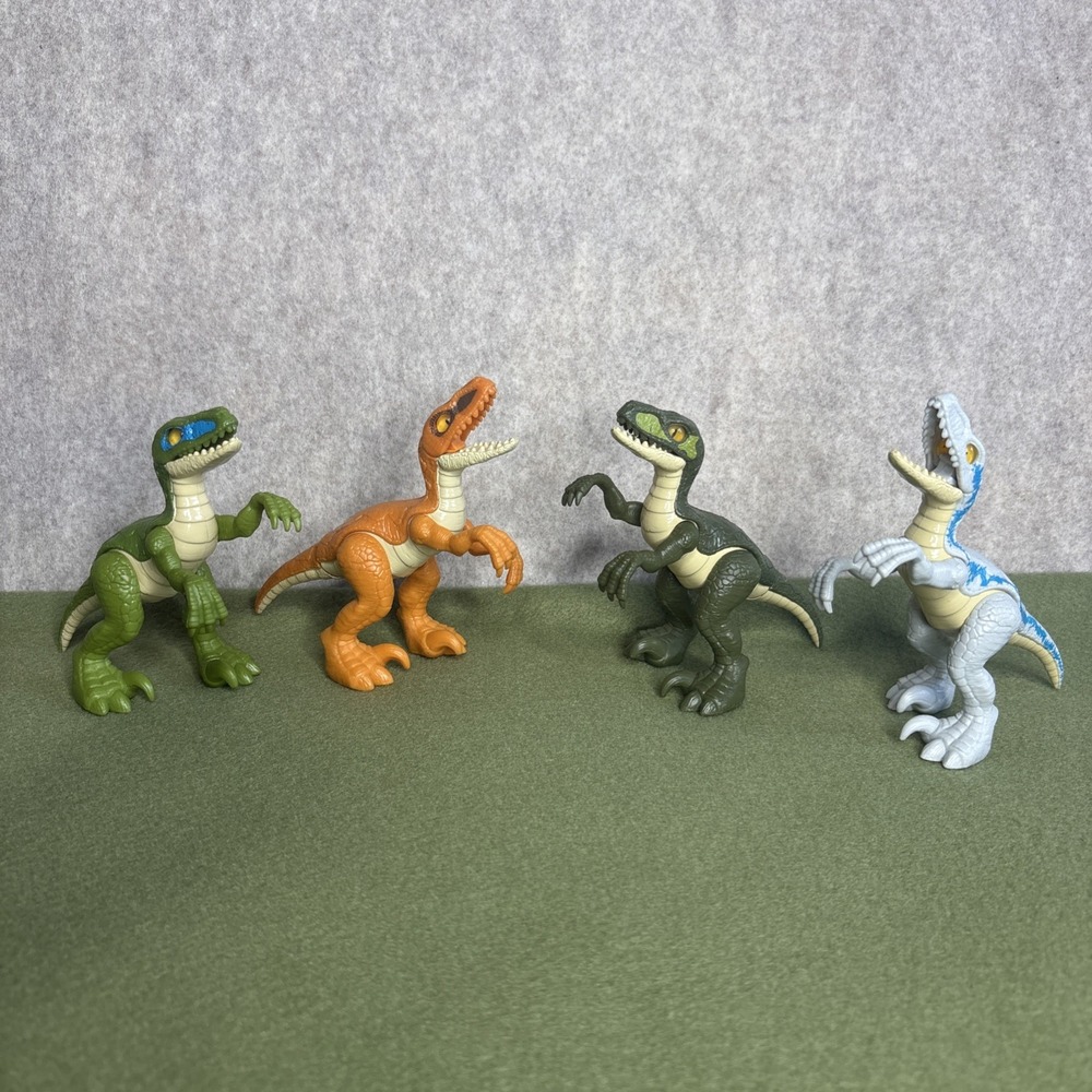 Vintage Jurassic Park Velociraptor Dinosaur Plastic Toy Action Figures Set of 4